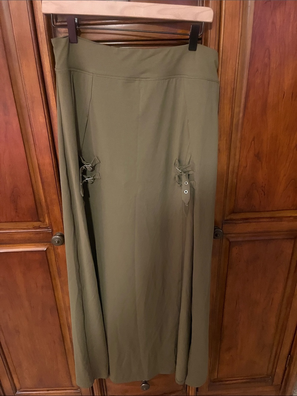 HALARA Olive Midi Skirt with Side Lace-Up Accents